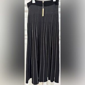 NWT SZ M Max Studio Black Pinstripe Pleated A line Women's Skirt